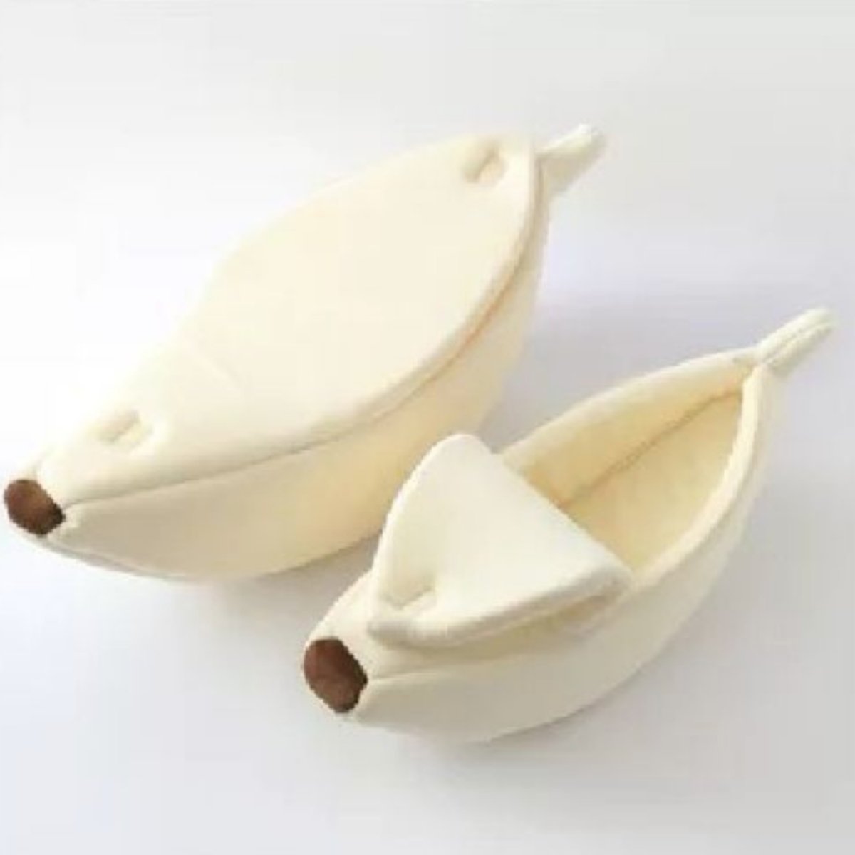 Fully Covered Banana Cat Bed